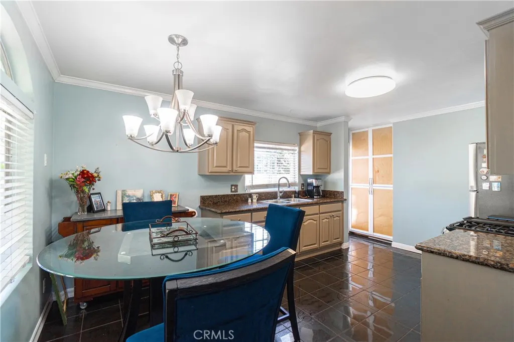 1562 W 31st Street, Long Beach, California 90810 home-pic-5